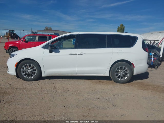 2026 Chrysler Pacifica Limited მანქანა იყიდება აუქციონზე, vin: 2C4RC1GGXTR182047, აუქციონის ნომერი: 46372719