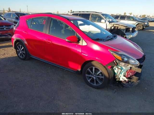 46372737 :رقم المزاد ، JTDKDTB39J1619438 vin ، 2018 Toyota Prius C Three مزاد بيع