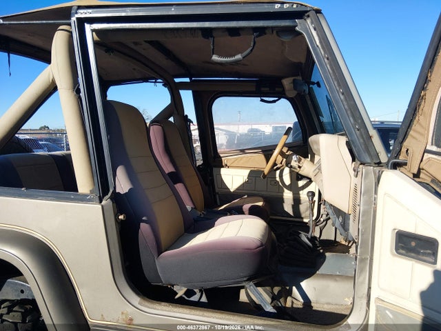 1987 Jeep Wrangler Sport მანქანა იყიდება აუქციონზე, vin: 2BCCV8136HB531513, აუქციონის ნომერი: 46372867