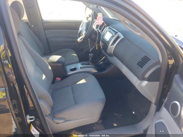 46373115 :رقم المزاد ، 5TFJX4CN1FX068368 vin ، 2015 Toyota Tacoma مزاد بيع