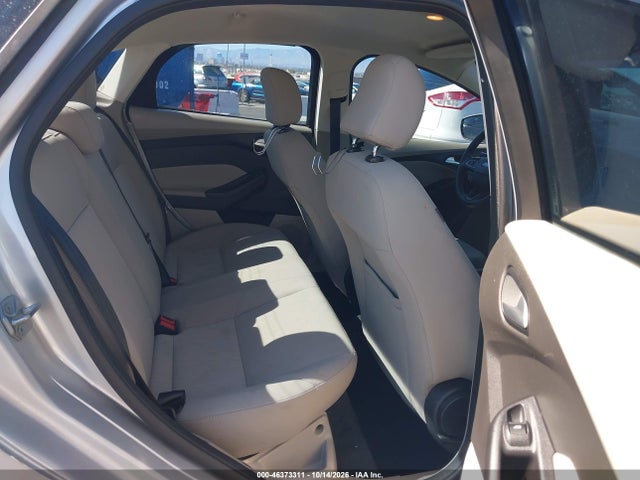 Ford FOCUS SE 2016 1FADP3F25GL241994 Image 8