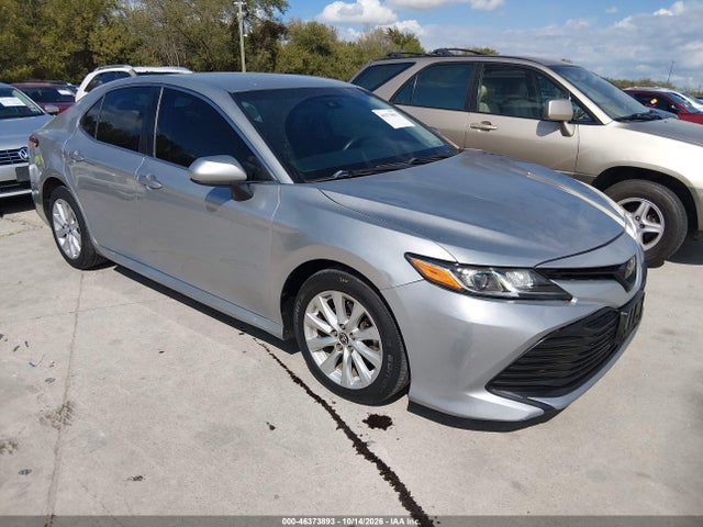 Auction sale of the 2018 Toyota Camry Le, vin: 4T1B11HK0JU074283, lot number: 46373893