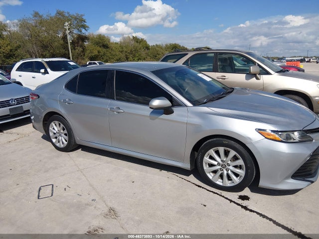 Продажа на аукционе авто 2018 Toyota Camry Le, vin: 4T1B11HK0JU074283, номер лота: 46373893