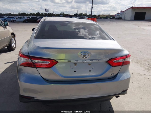 Продажа на аукционе авто 2018 Toyota Camry Le, vin: 4T1B11HK0JU074283, номер лота: 46373893