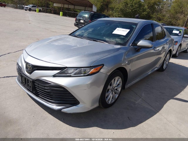 Продажа на аукционе авто 2018 Toyota Camry Le, vin: 4T1B11HK0JU074283, номер лота: 46373893