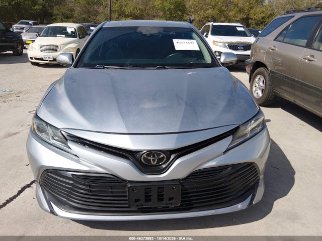 Продажа на аукционе авто 2018 Toyota Camry Le, vin: 4T1B11HK0JU074283, номер лота: 46373893