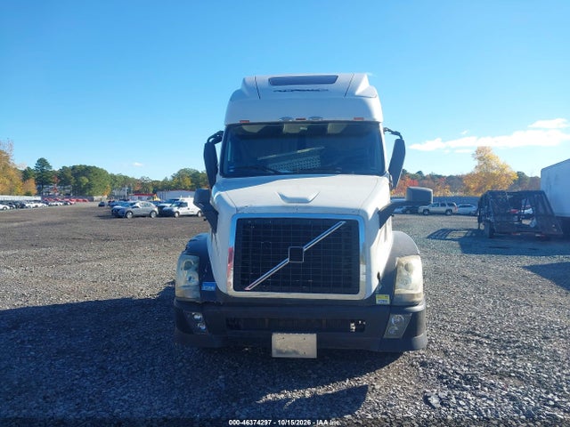 2005 Volvo Vn Vnl მანქანა იყიდება აუქციონზე, vin: 4V4NC9TJ35N370542, აუქციონის ნომერი: 46374297