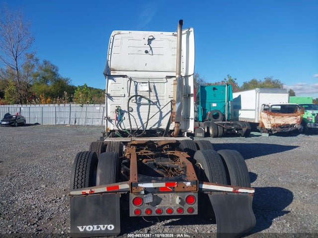2005 Volvo Vn Vnl მანქანა იყიდება აუქციონზე, vin: 4V4NC9TJ35N370542, აუქციონის ნომერი: 46374297