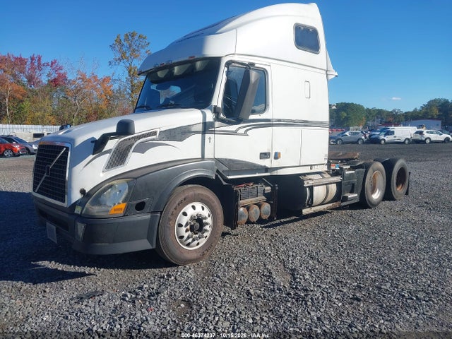 2005 Volvo Vn Vnl მანქანა იყიდება აუქციონზე, vin: 4V4NC9TJ35N370542, აუქციონის ნომერი: 46374297