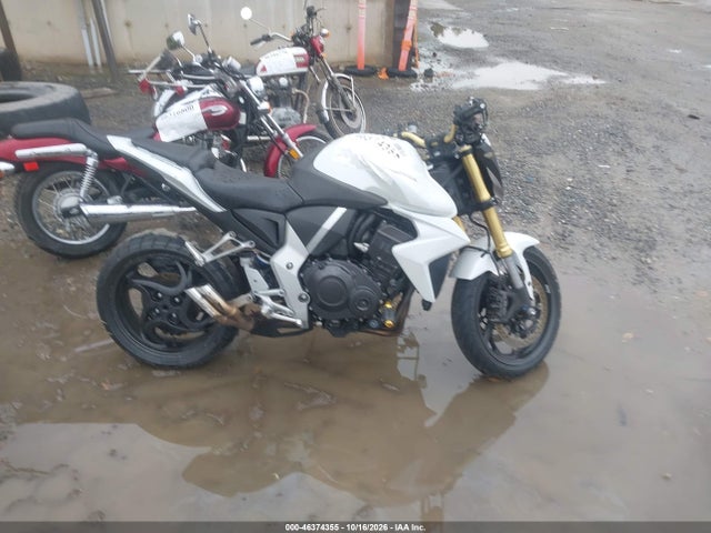 46374355 :رقم المزاد ، ZDCSC601XDF210273 vin ، 2013 Honda Cb1000 R مزاد بيع