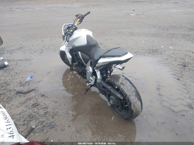 46374355 :رقم المزاد ، ZDCSC601XDF210273 vin ، 2013 Honda Cb1000 R مزاد بيع