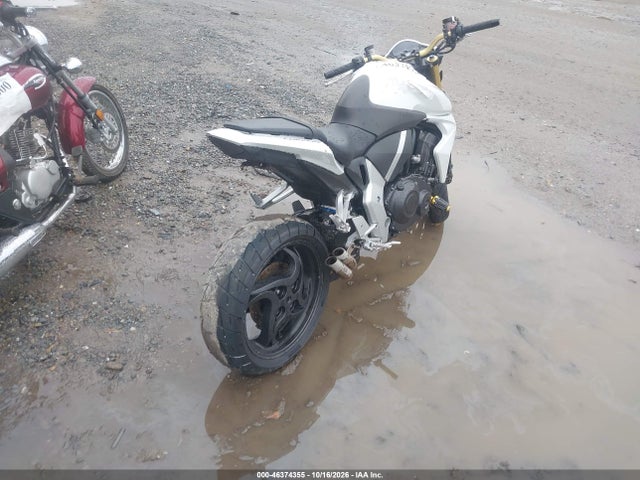 46374355 :رقم المزاد ، ZDCSC601XDF210273 vin ، 2013 Honda Cb1000 R مزاد بيع