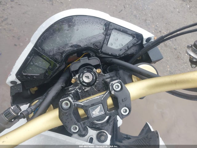 46374355 :رقم المزاد ، ZDCSC601XDF210273 vin ، 2013 Honda Cb1000 R مزاد بيع