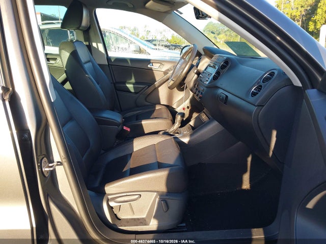 2013 Volkswagen Tiguan Se მანქანა იყიდება აუქციონზე, vin: WVGBV3AX9DW608489, აუქციონის ნომერი: 46374465