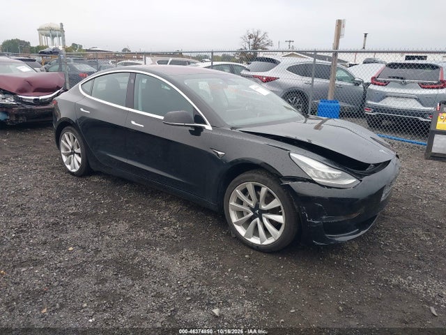 46374850 :رقم المزاد ، 5YJ3E1EA9JF171256 vin ، 2018 Tesla Model 3 Long Range/mid Range مزاد بيع