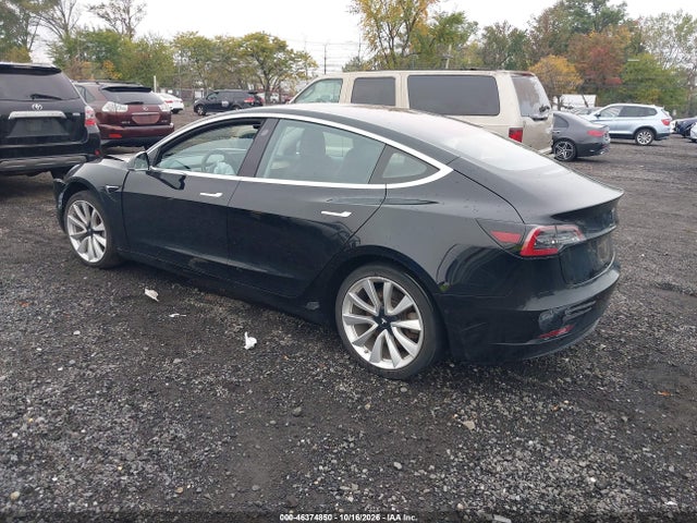 46374850 :رقم المزاد ، 5YJ3E1EA9JF171256 vin ، 2018 Tesla Model 3 Long Range/mid Range مزاد بيع