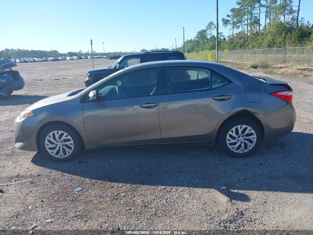 46375080 :رقم المزاد ، 5YFBURHE6JP743254 vin ، 2018 Toyota Corolla Le مزاد بيع