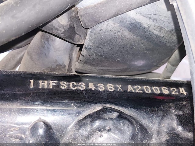 46375152 :رقم المزاد ، 1HFSC3436XA200624 vin ، 1999 Honda Gl1500 Ct مزاد بيع