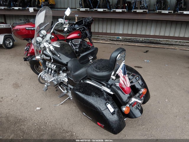 46375152 :رقم المزاد ، 1HFSC3436XA200624 vin ، 1999 Honda Gl1500 Ct مزاد بيع