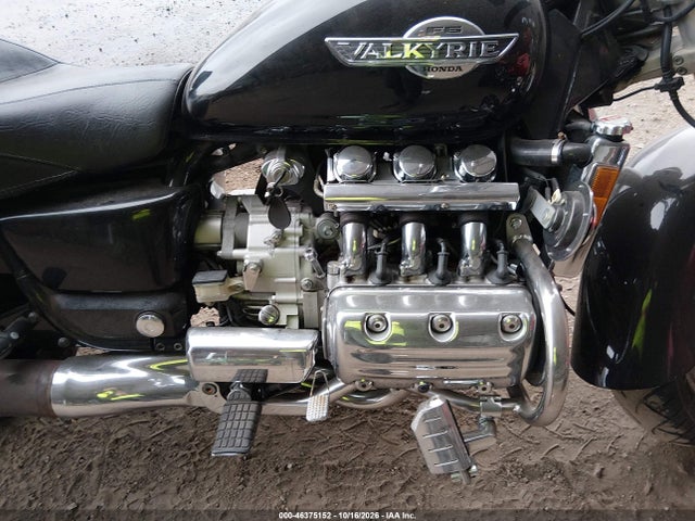 46375152 :رقم المزاد ، 1HFSC3436XA200624 vin ، 1999 Honda Gl1500 Ct مزاد بيع