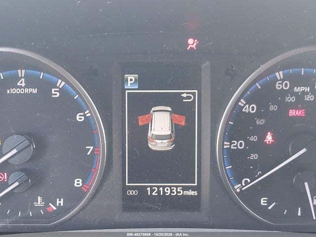 2T3ZFREV7HW374241 Toyota RAV4 LE