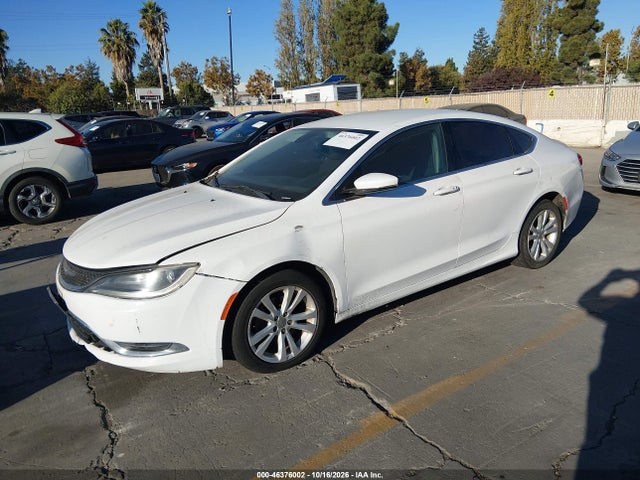 Chrysler 200 Limited 2015 1C3CCCAB6FN633561 Image 2