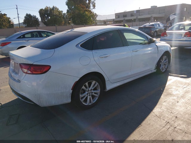 Chrysler 200 Limited 2015 1C3CCCAB6FN633561 Image 4
