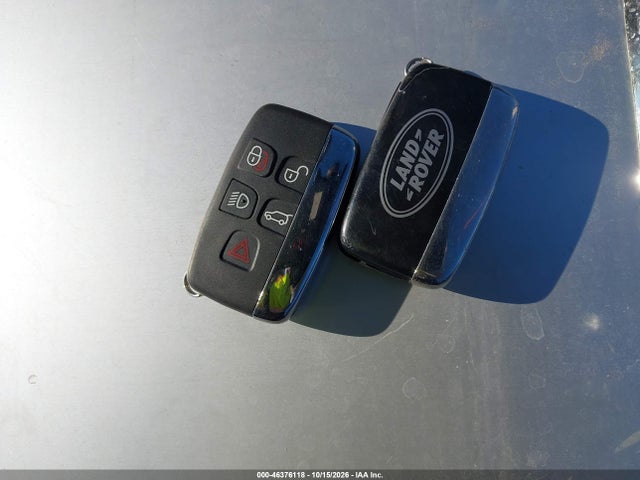 46376118 :رقم المزاد ، SALRTBBV2HA016833 vin ، 2017 Land Rover Discovery First Edition مزاد بيع