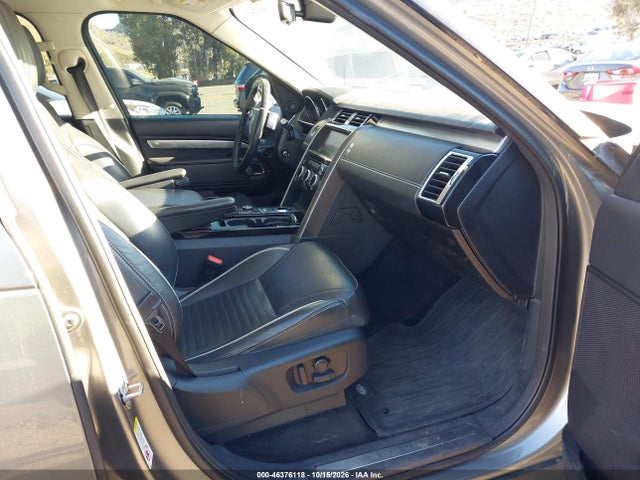 46376118 :رقم المزاد ، SALRTBBV2HA016833 vin ، 2017 Land Rover Discovery First Edition مزاد بيع