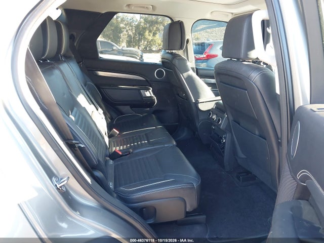 46376118 :رقم المزاد ، SALRTBBV2HA016833 vin ، 2017 Land Rover Discovery First Edition مزاد بيع