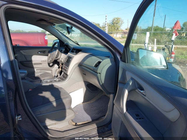 46376250 :رقم المزاد ، 1GNKRFED3FJ322106 vin ، 2015 Chevrolet Traverse Ls مزاد بيع