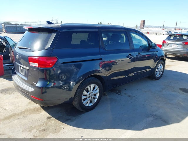 KIA SEDONA LX 2016 KNDMB5C1XG6114317 Image 4