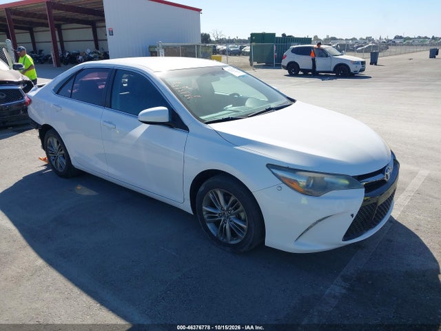 46376778 :رقم المزاد ، 4T1BF1FK4HU750989 vin ، 2017 Toyota Camry Se مزاد بيع
