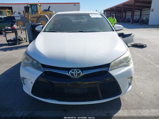 46376778 :رقم المزاد ، 4T1BF1FK4HU750989 vin ، 2017 Toyota Camry Se مزاد بيع