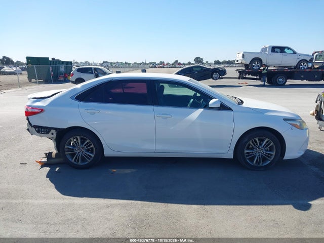 46376778 :رقم المزاد ، 4T1BF1FK4HU750989 vin ، 2017 Toyota Camry Se مزاد بيع