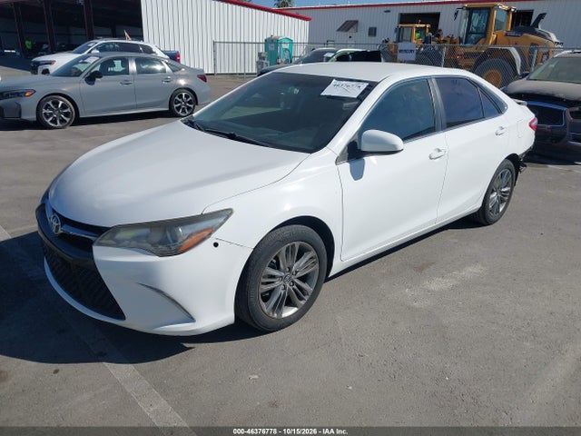 46376778 :رقم المزاد ، 4T1BF1FK4HU750989 vin ، 2017 Toyota Camry Se مزاد بيع