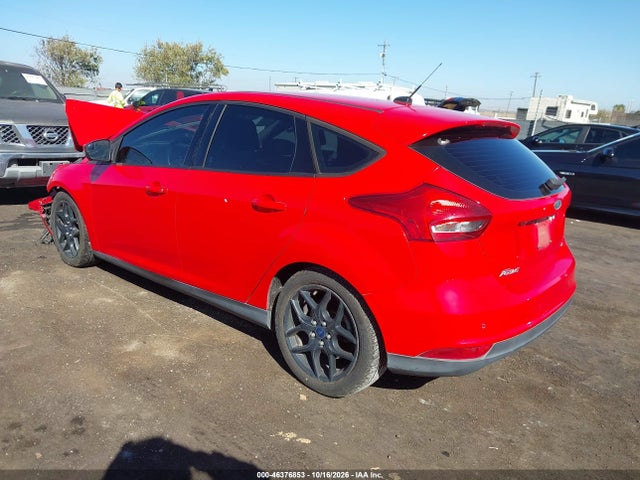 Ford FOCUS SE 2016 1FADP3K22GL340505 Image 3