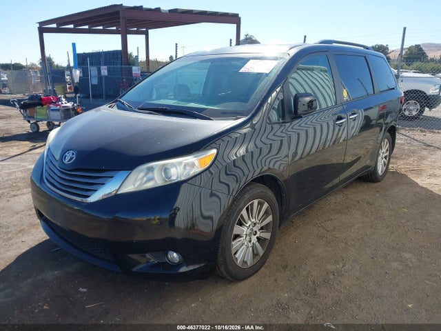 Toyota Sienna Xle 7 Passenger 2015 5TDDK3DC4FS101212 Image 2