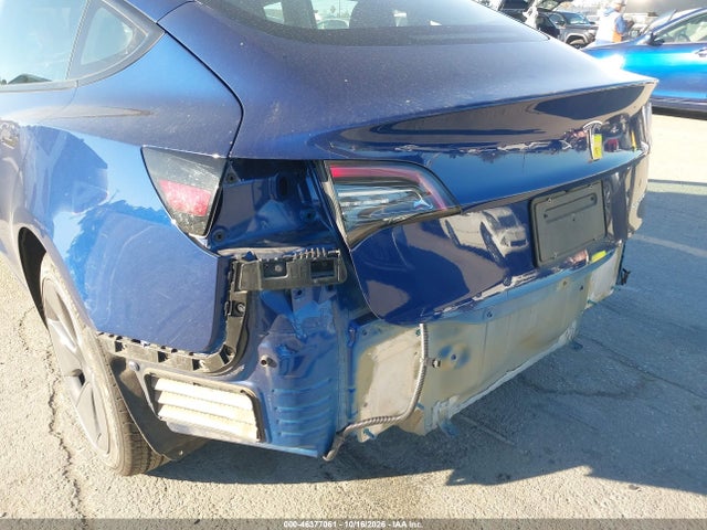 46377061 :رقم المزاد ، 5YJ3E1EB9NF275857 vin ، 2022 Tesla Model 3 Long Range Dual Motor All-wheel Drive مزاد بيع