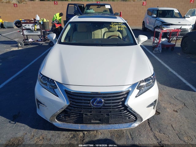 46377568 :رقم المزاد ، JTHBW1GG5J2194352 vin ، 2018 Lexus Es 300h مزاد بيع
