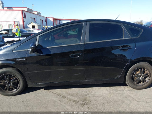 JTDKN3DU1E0374472 Toyota Prius Three