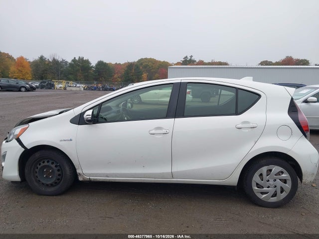 46377965 :رقم المزاد ، JTDKDTB3XG1118955 vin ، 2016 Toyota Prius C Two مزاد بيع