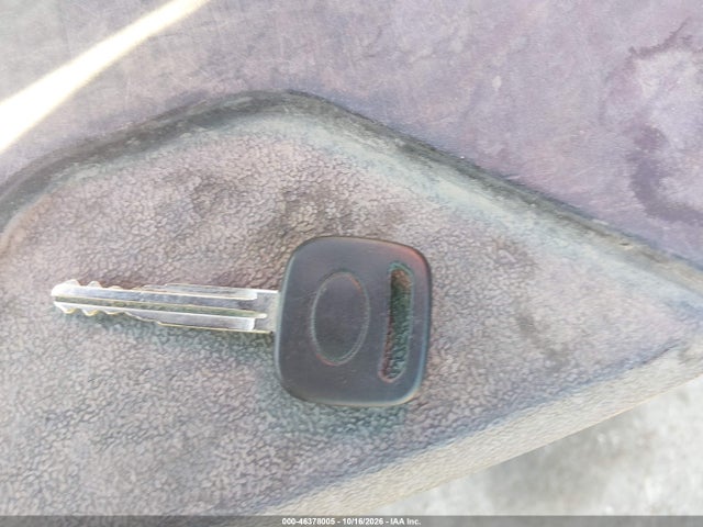 46378005 :رقم المزاد ، 4T1BG22K1YU665469 vin ، 2000 Toyota Camry Ce مزاد بيع