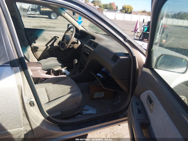 46378005 :رقم المزاد ، 4T1BG22K1YU665469 vin ، 2000 Toyota Camry Ce مزاد بيع