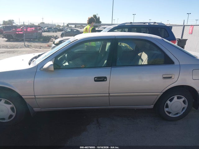 46378005 :رقم المزاد ، 4T1BG22K1YU665469 vin ، 2000 Toyota Camry Ce مزاد بيع
