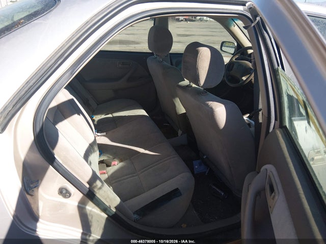 46378005 :رقم المزاد ، 4T1BG22K1YU665469 vin ، 2000 Toyota Camry Ce مزاد بيع