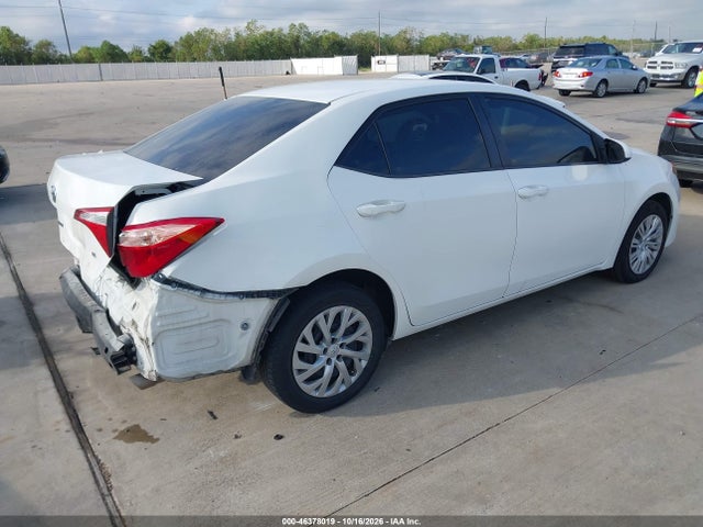 Toyota COROLLA LE 2018 5YFBURHEXJP805979 Image 4
