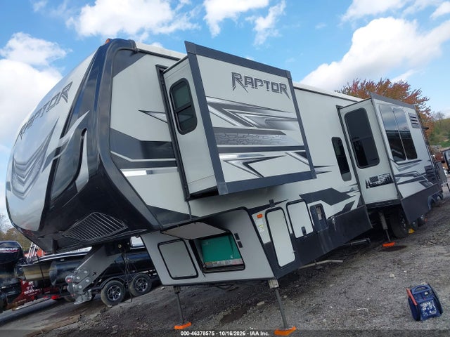 46378575 :رقم المزاد ، 4YDF42133JR800627 vin ، 2018 Keystone Raptor مزاد بيع