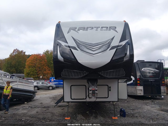 46378575 :رقم المزاد ، 4YDF42133JR800627 vin ، 2018 Keystone Raptor مزاد بيع