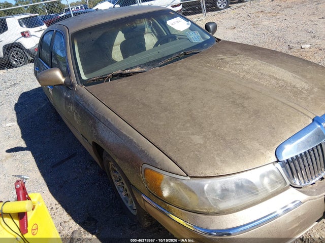 Продажа на аукционе авто 1998 Lincoln Town Car Signature, vin: 1LNFM82W0WY618004, номер лота: 46378967